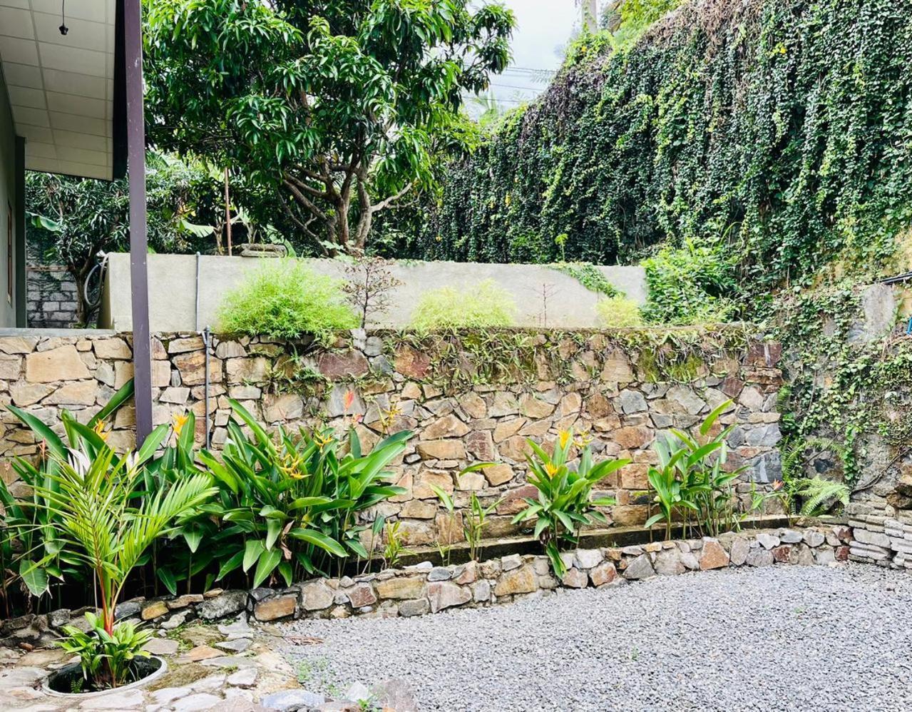 The Traveller Kandy Exterior photo